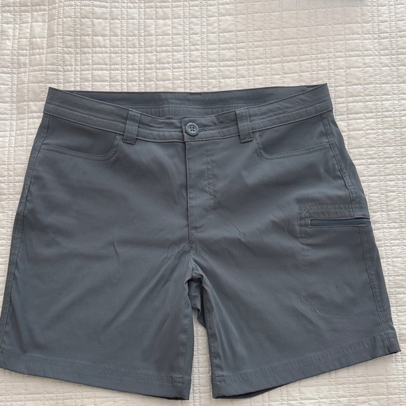 Eddie Bauer Women’s Charcoal Flat Front Shorts - Picture 1 of 3